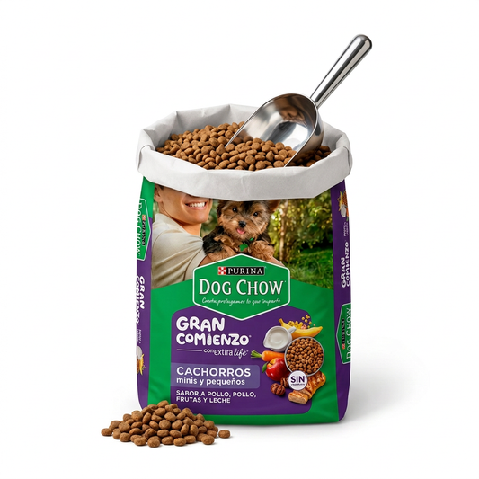 Imagen ilustrativa de Dog Chow Cachorros a granel, saco abierto con interior blanco y pala metálica. Venta por kilo.
